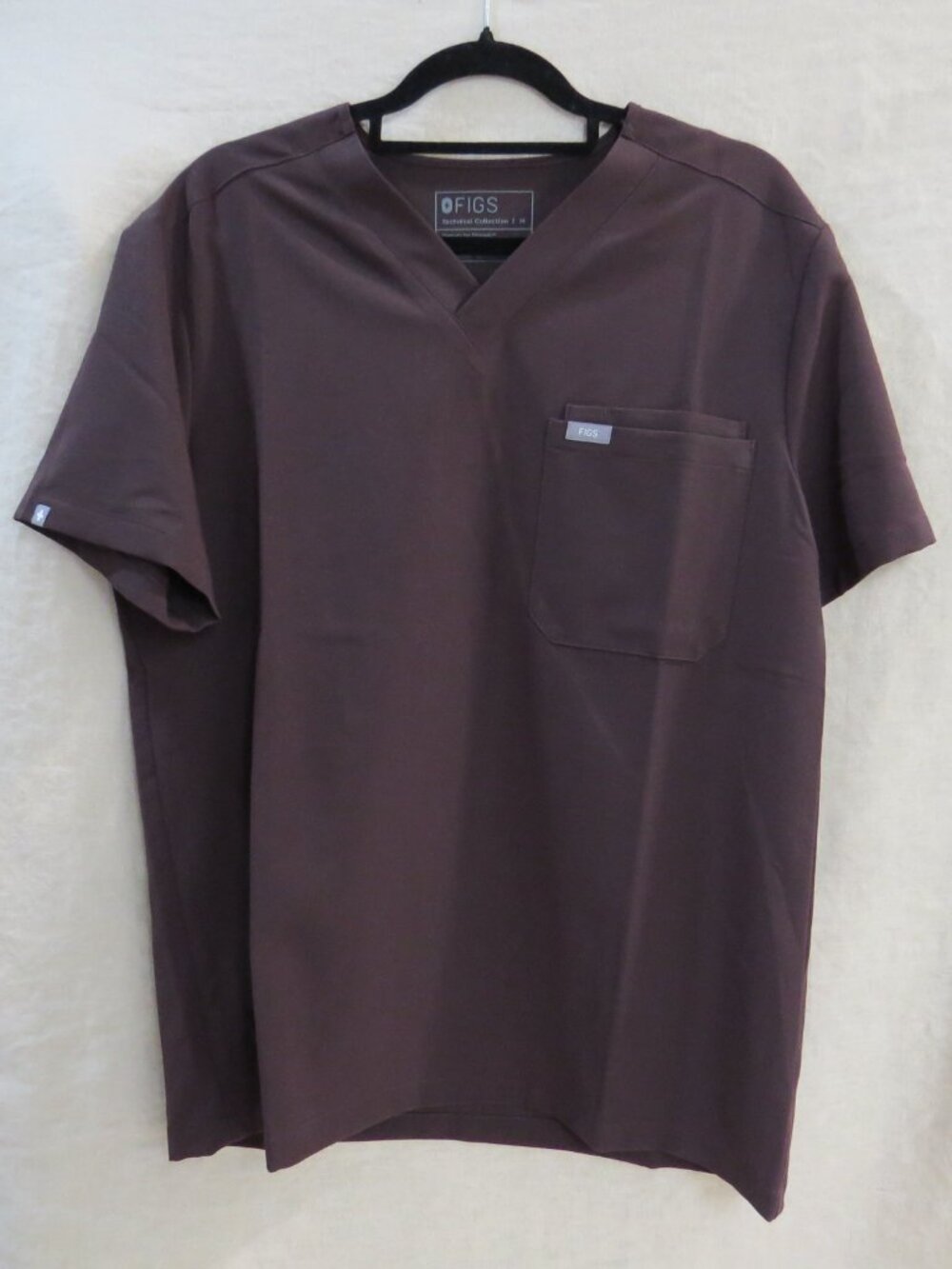 New FIGS Leon Scrub Top SIZE Men's Medium Dark Plum